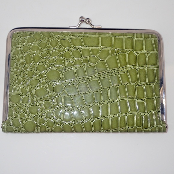 Lila Grace Photo Clutch Wallet NEW Green Holds 16 4 x 6" in Pictures - Picture 3 of 6